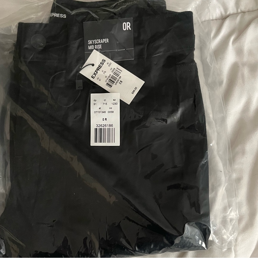 EXPRESS Skyscraper Mid Rise Jean Size 0 R Black